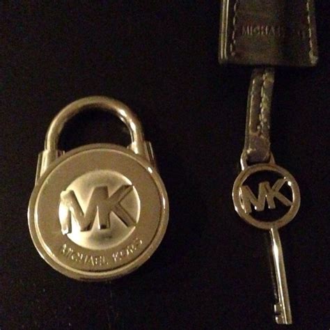 michael kors hamilton key with brown leather key cover|MICHAEL KORS HAMILTON LOCK AND KEY CROCODILE .